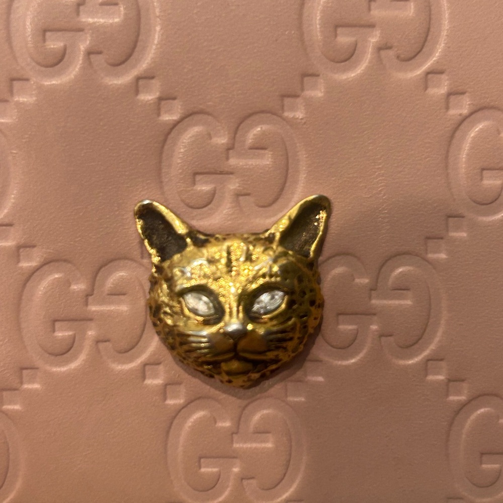 Gucci Cat Crystal Pink Embossed Compact Wallet - Picture 3 of 12